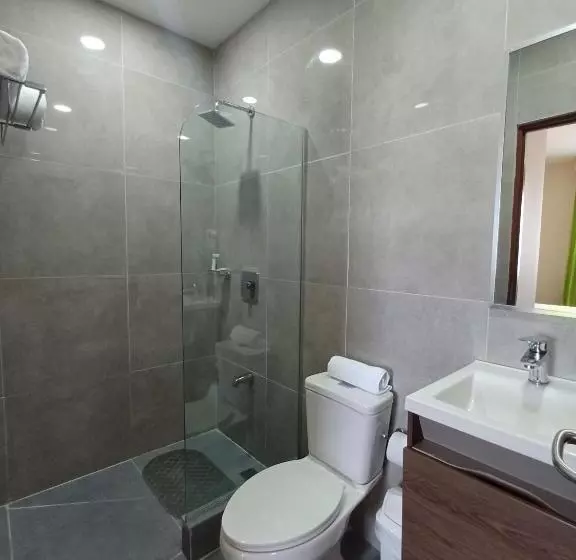 هتل Puerto Limón Cr