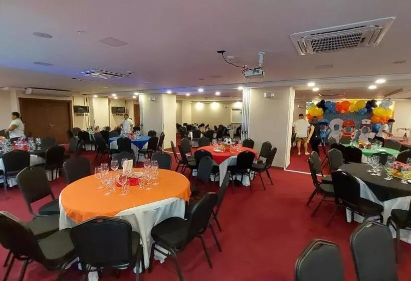 هتل Puerto Limón Cr