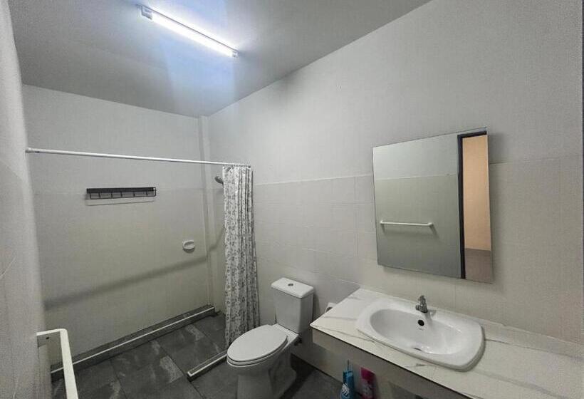 Krabi Greenday Hostel And Glamping