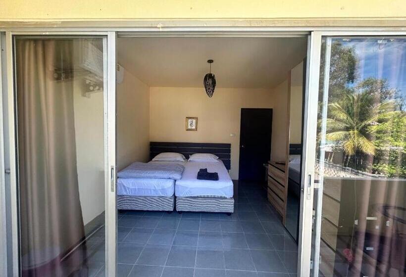 Krabi Greenday Hostel And Glamping