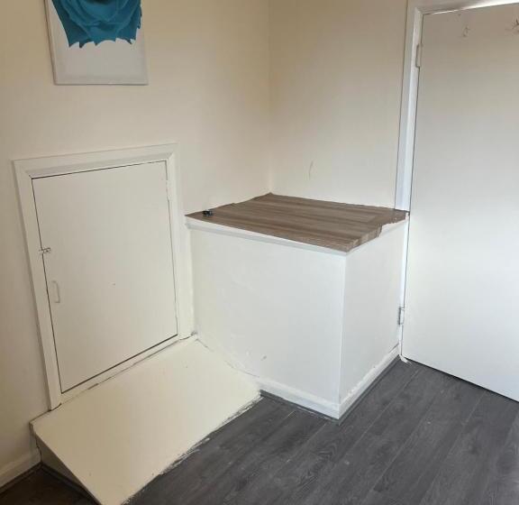 پانسیون Georgian Double Near City Centre