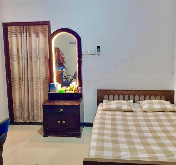 بنسيون Mount Lavender