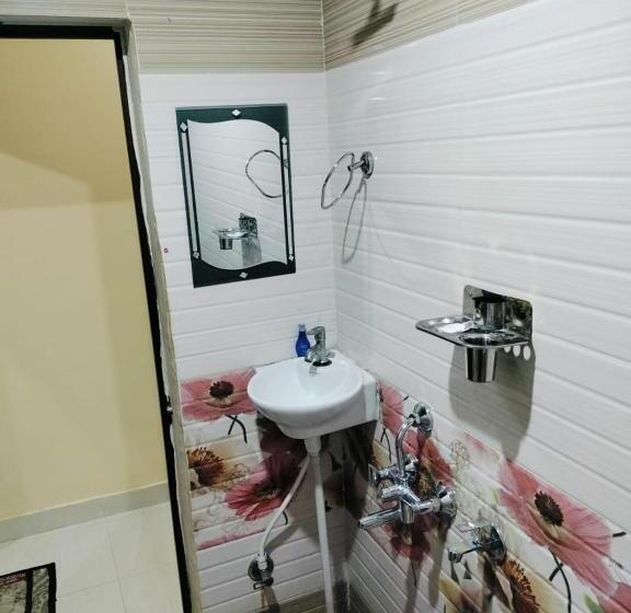 膳宿费 New Kashi Pain Guest House