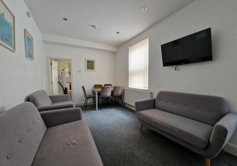 膳宿费 Town Centre, Very Convenient