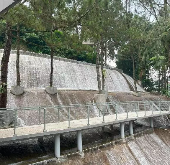 Lomakeskus Heha Waterfall Suites & Camping Ground