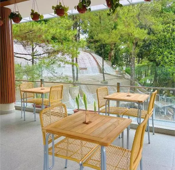 Lomakeskus Heha Waterfall Suites & Camping Ground