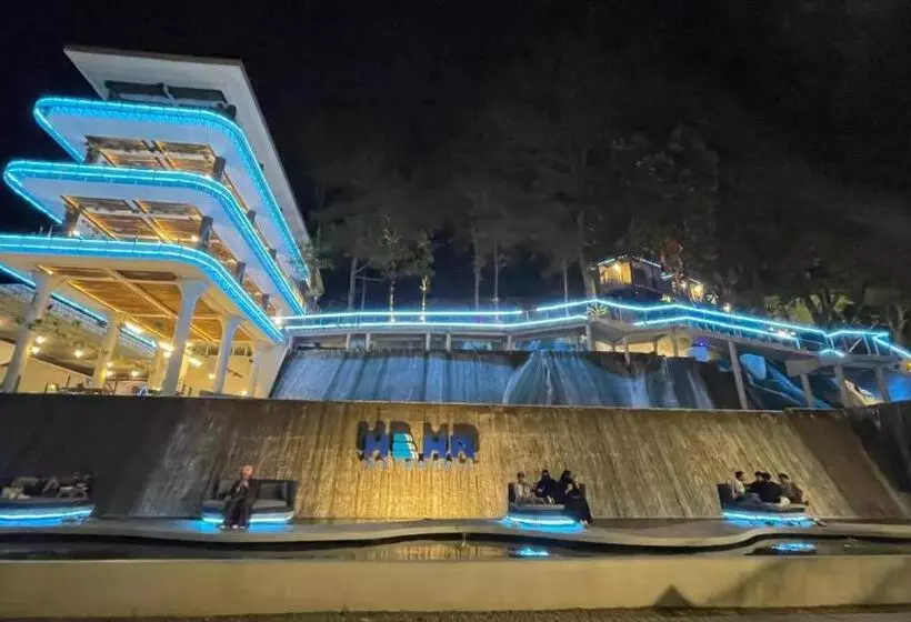 Lomakeskus Heha Waterfall Suites & Camping Ground