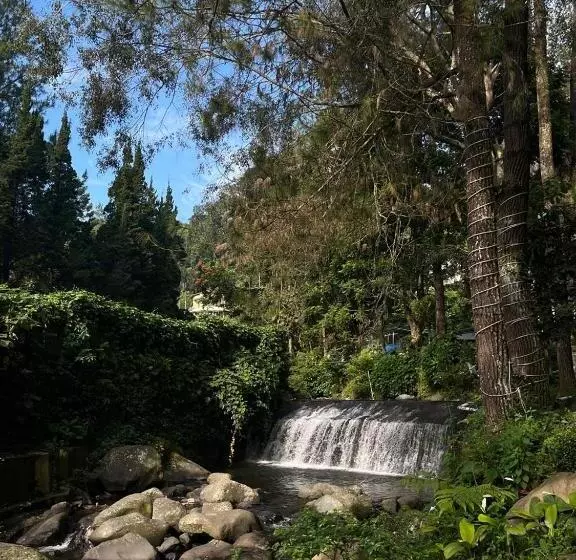 Lomakeskus Heha Waterfall Suites & Camping Ground