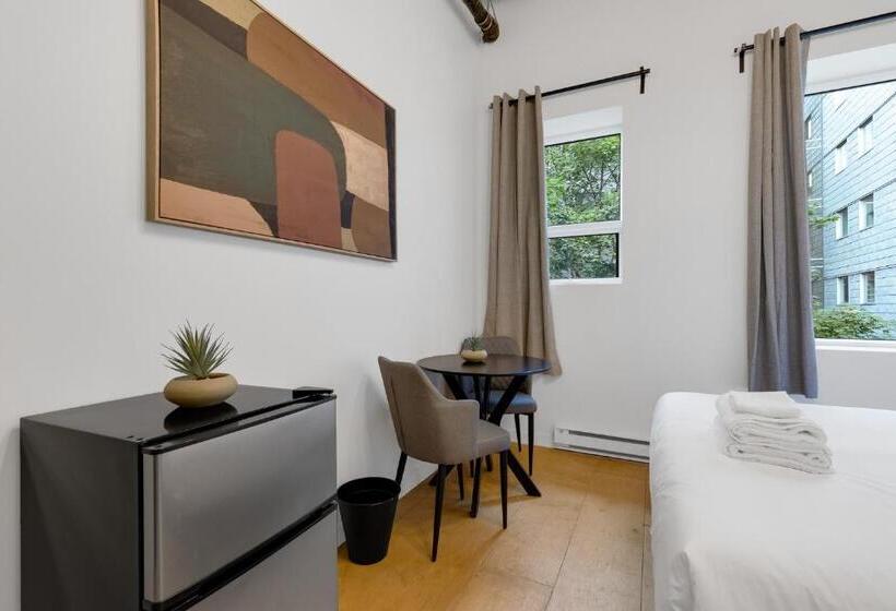 Общежитие The Little Prince Rooms Old Montreal