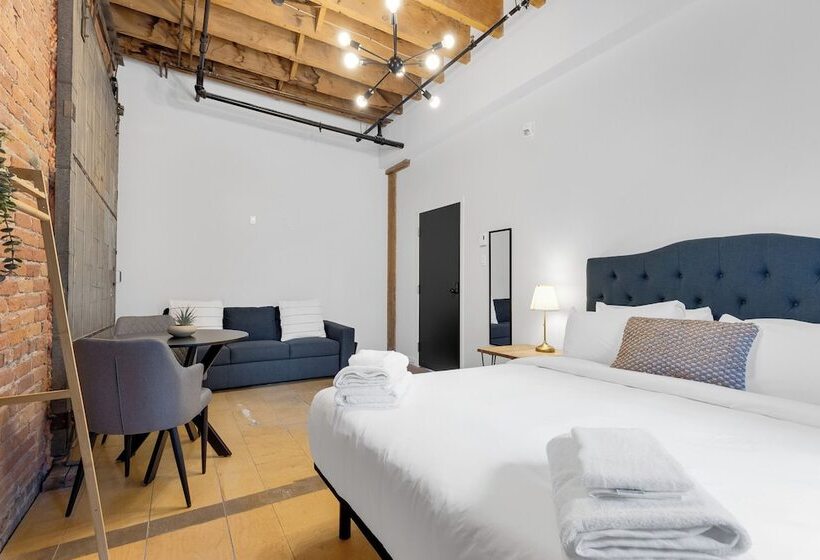 Общежитие The Little Prince Rooms Old Montreal