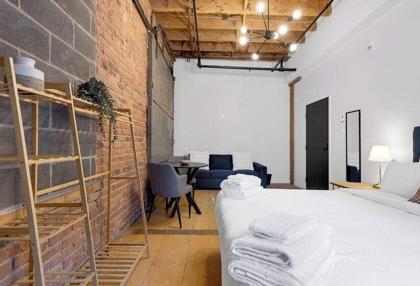 Общежитие The Little Prince Rooms Old Montreal