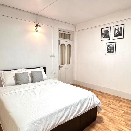 تختخواب و صبحانه Lanas Homestay