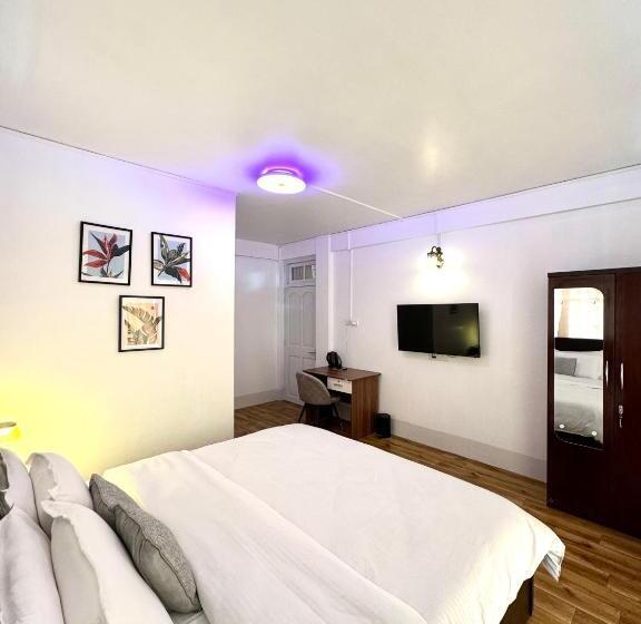 تختخواب و صبحانه Lanas Homestay