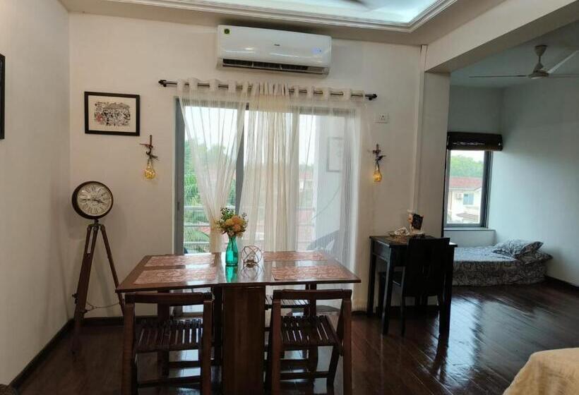 Luxurious Riverfront 9min From Morjim Beach Span Suites And Villas