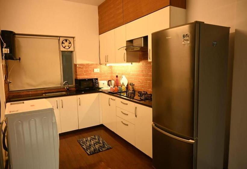 Luxurious Riverfront 9min From Morjim Beach Span Suites And Villas