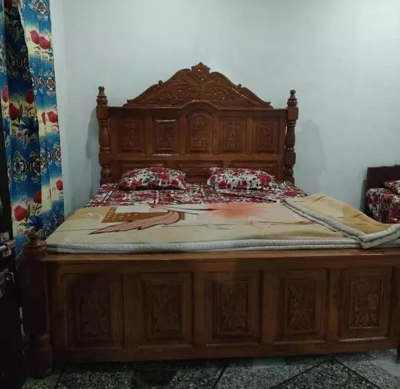 پانسیون Hardiar Cottages