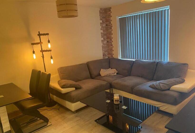 Pensjonat 14 16 Whitworth Street