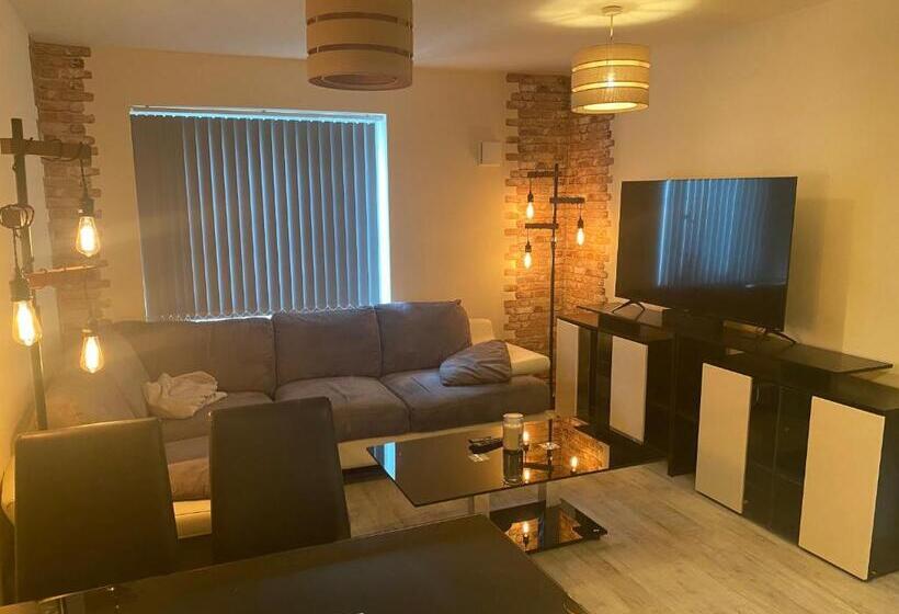 Pensjonat 14 16 Whitworth Street