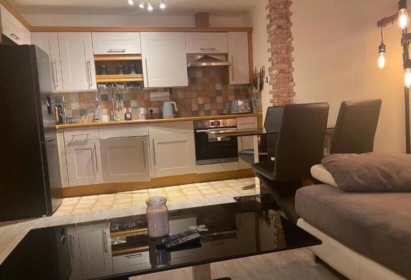 Pensjonat 14 16 Whitworth Street