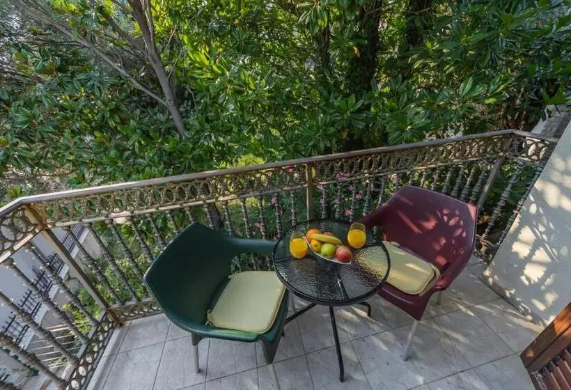 پانسیون Villa Botanicus