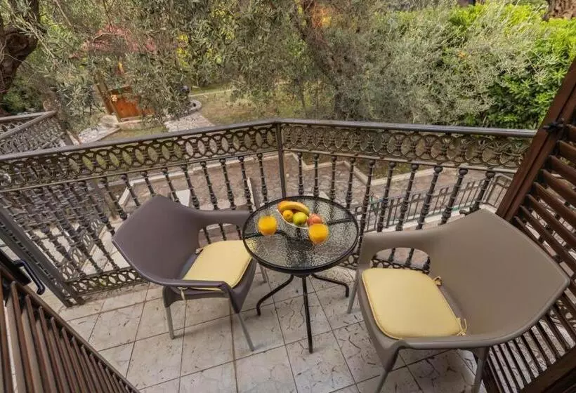 پانسیون Villa Botanicus