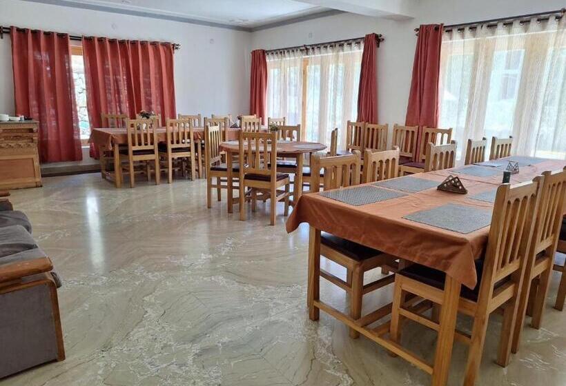 Pensión Wisdom Retreat Ladakh By Lexstays