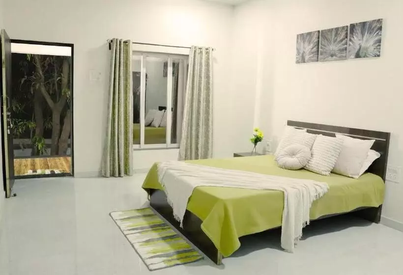 リゾートホテル Stay Leisurely Sunset Cove Panvel