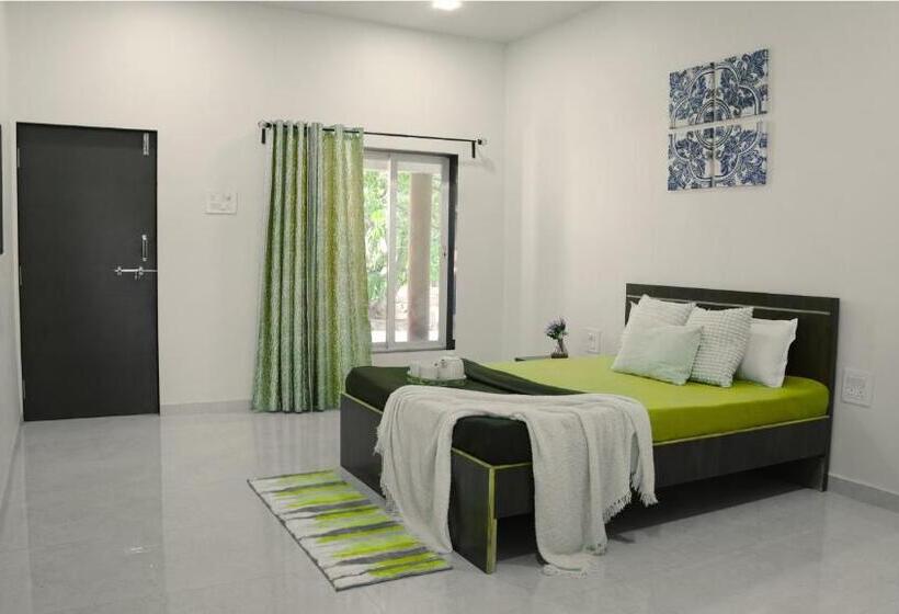 リゾートホテル Stay Leisurely Sunset Cove Panvel