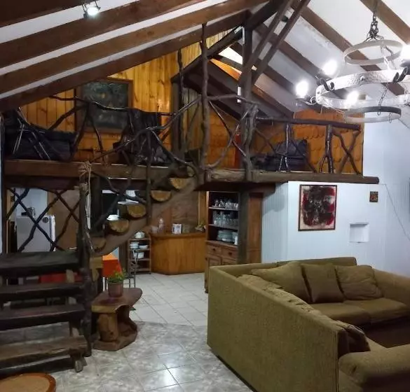 ユースホステル Hostal De Montaña Los ñirres