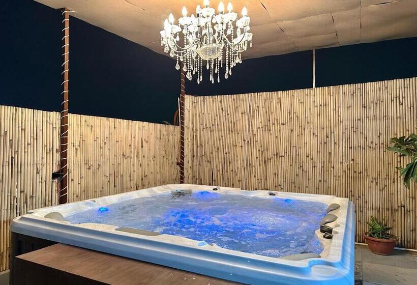 Hotel Room With Kitchen On Main Road At 10k