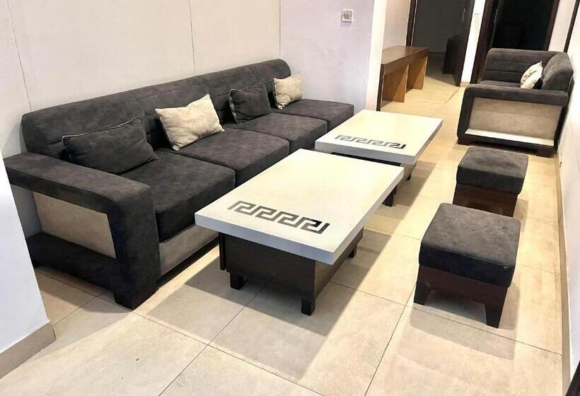 Hotel Room With Kitchen On Main Road At 10k