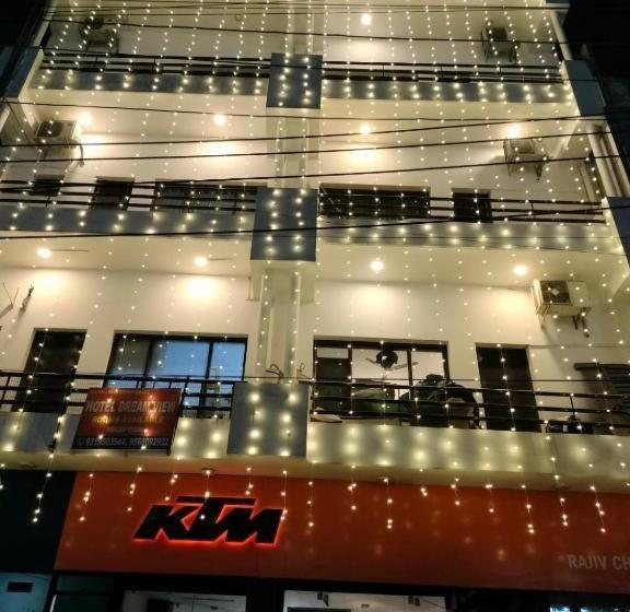 Hotel Room With Kitchen On Main Road At 10k