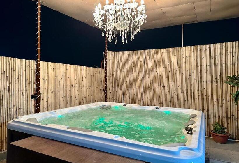 Hotel Room With Kitchen On Main Road At 10k