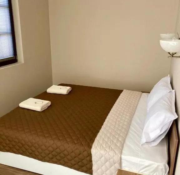 ペンション Balkan Aparts