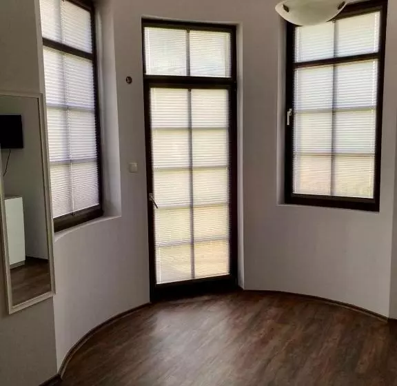 ペンション Balkan Aparts