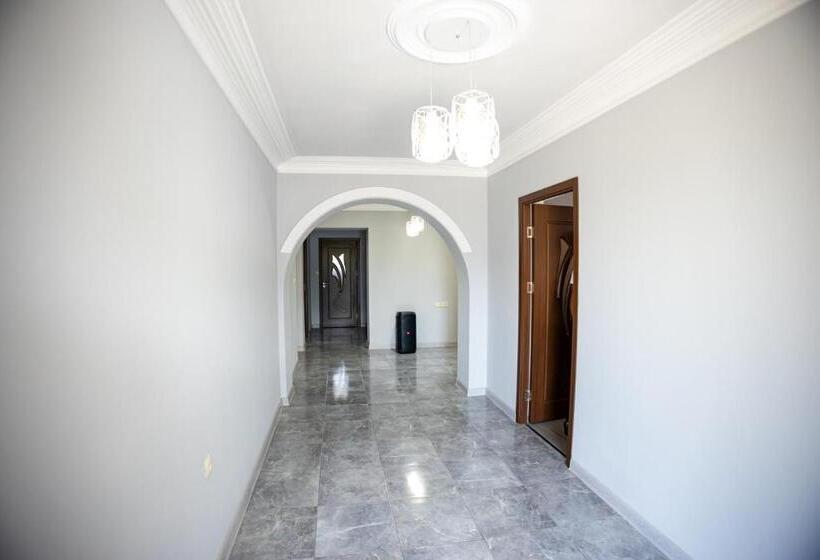 پانسیون Lily S Guest House