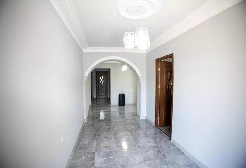 پانسیون Lily S Guest House