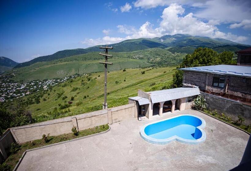 پانسیون Lily S Guest House