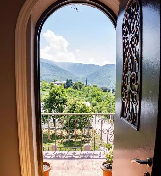 پانسیون Lily S Guest House