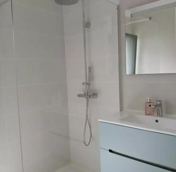 Aamiaismajoitus (B&B) Chambre Avec Terrasse Et Salle De Bain Privative