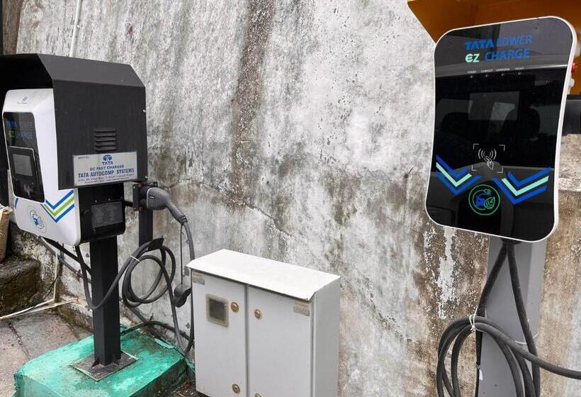 בית מלון כפרי Ramayi Lodge Inn