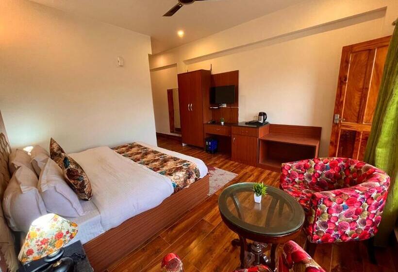 בית מלון כפרי Ramayi Lodge Inn