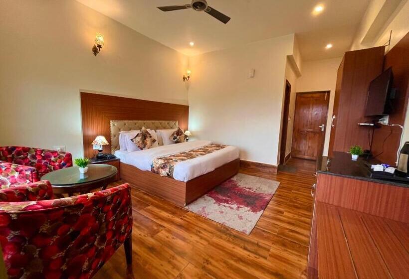 בית מלון כפרי Ramayi Lodge Inn