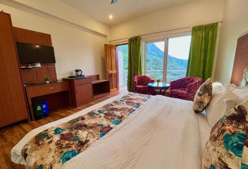 בית מלון כפרי Ramayi Lodge Inn