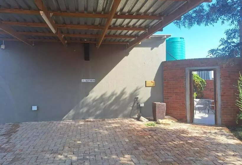 Majatalo Ruawilla Guest Cottage