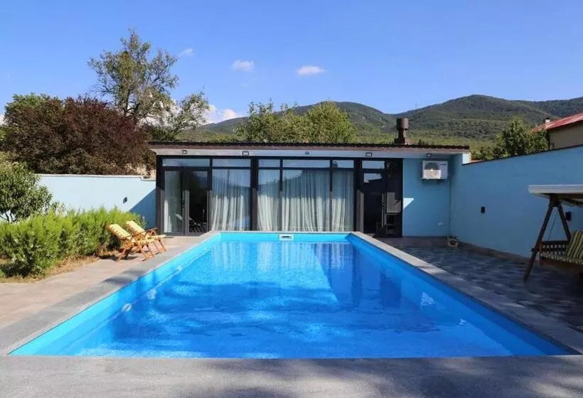 Majatalo Saguramo Bliss