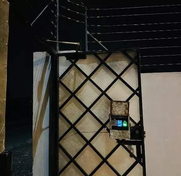 The Luxury Girls Hostel  Lda Avenue