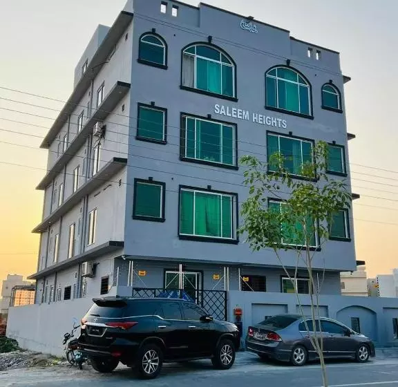 The Luxury Girls Hostel  Lda Avenue