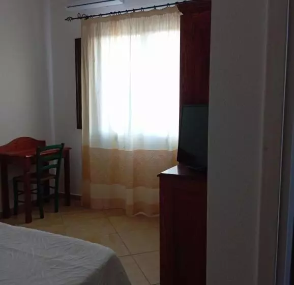 ホテル Agriturismo Neunele