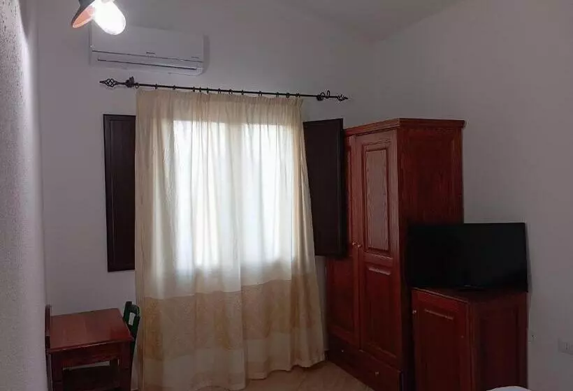 ホテル Agriturismo Neunele